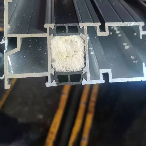 鋁合金門(mén)窗填充發(fā)泡