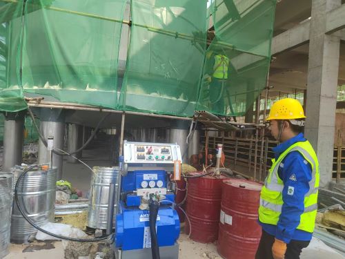 啤酒罐灌注聚氨酯