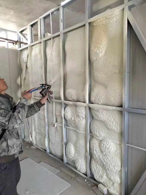 輕鋼別墅保溫發泡聚氨酯噴涂機